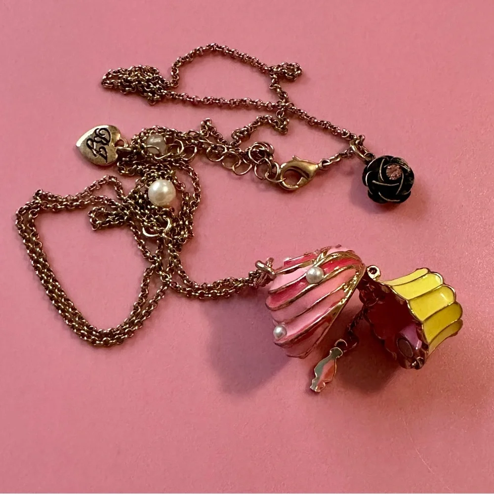 Betsey Johnson Vintage Trolls Cupcake Locket Charm Pendant Necklace - Picture 4 of 6